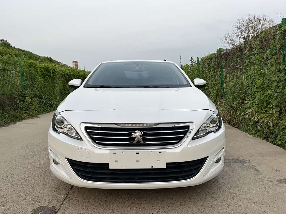 Peugeot 408