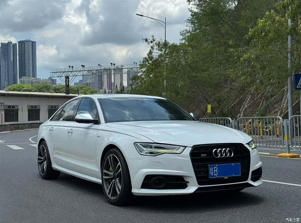 Audi S6, 2014 3