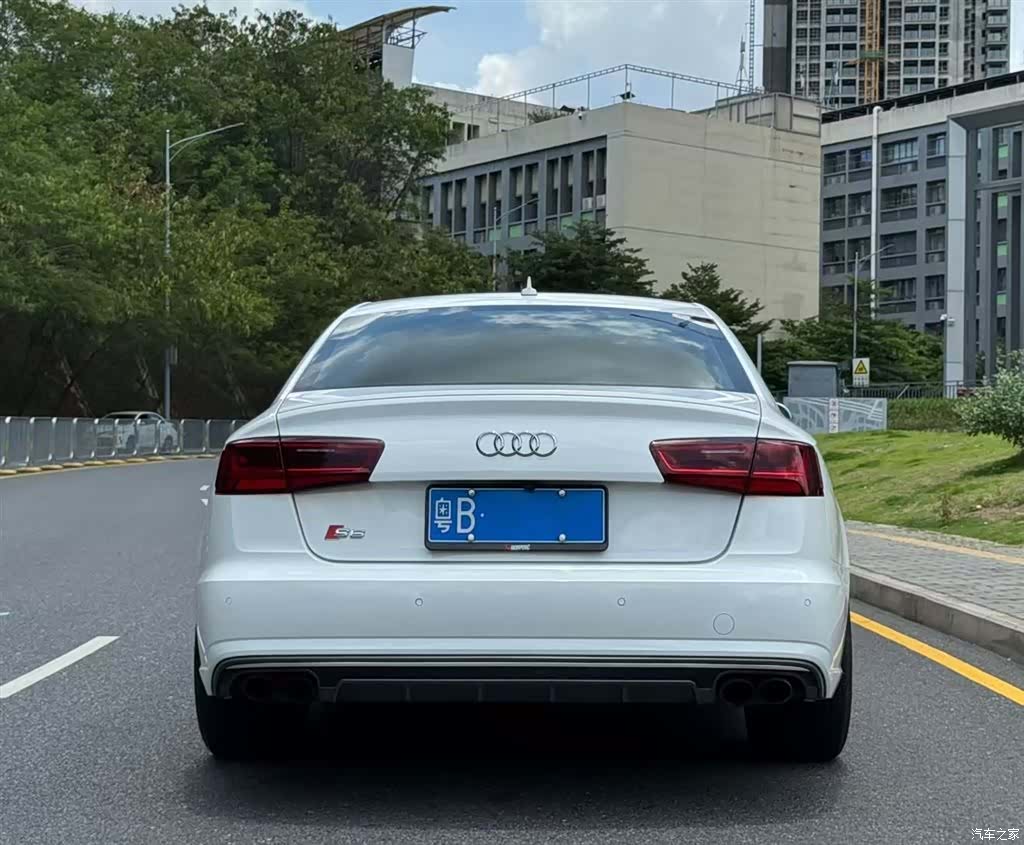 Audi S6, 2014 9
