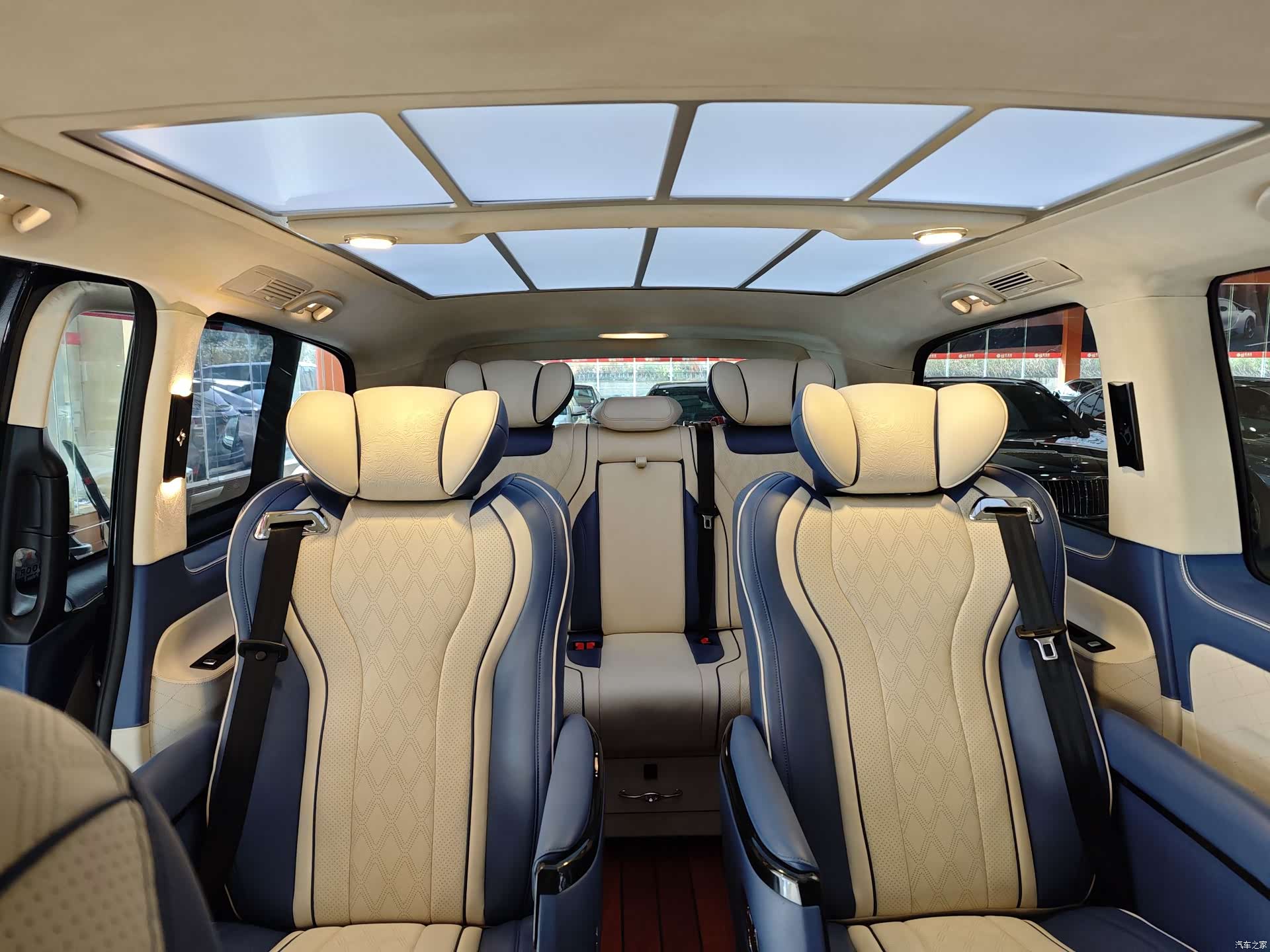 Mercedes-Benz 7, 2021 12