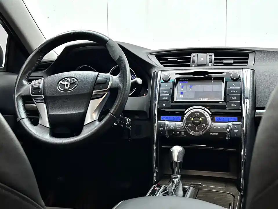 Toyota Reiz
