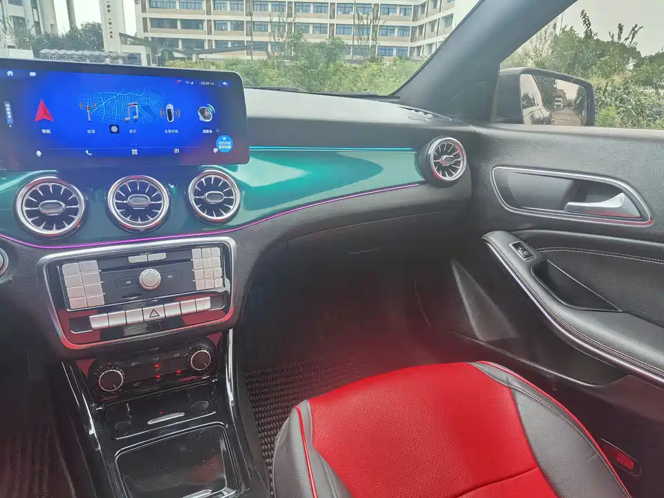 Mercedes-Benz CLA Mercedes-Benz CLA