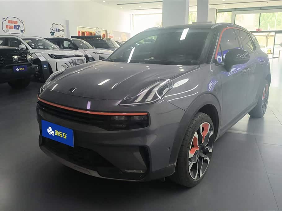 Lynk & Co 06