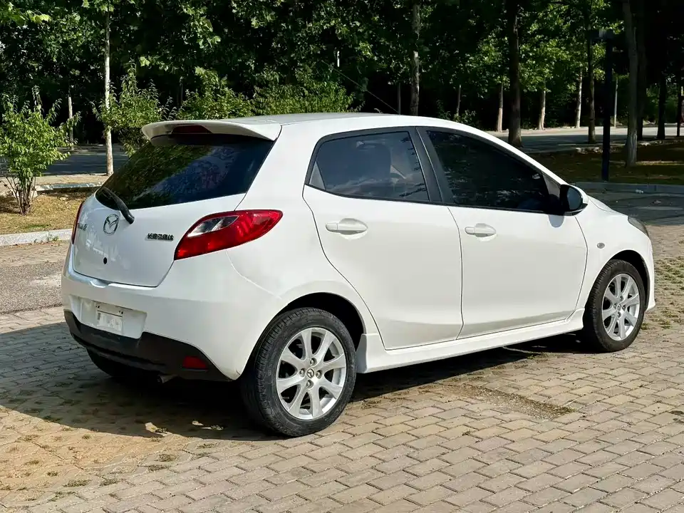 Mazda 2