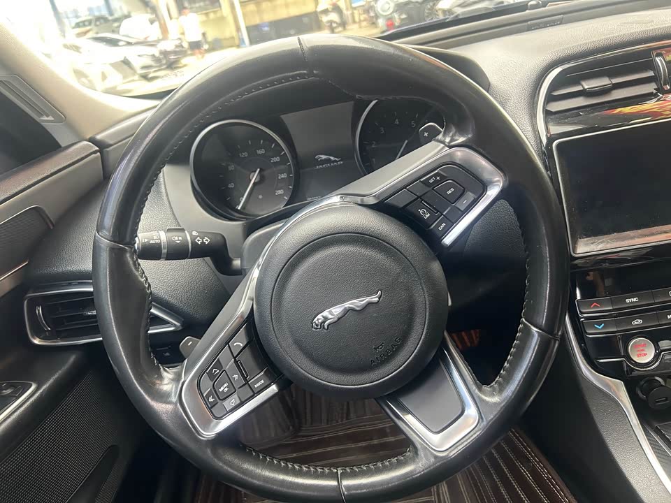 Jaguar XEL Jaguar XEL