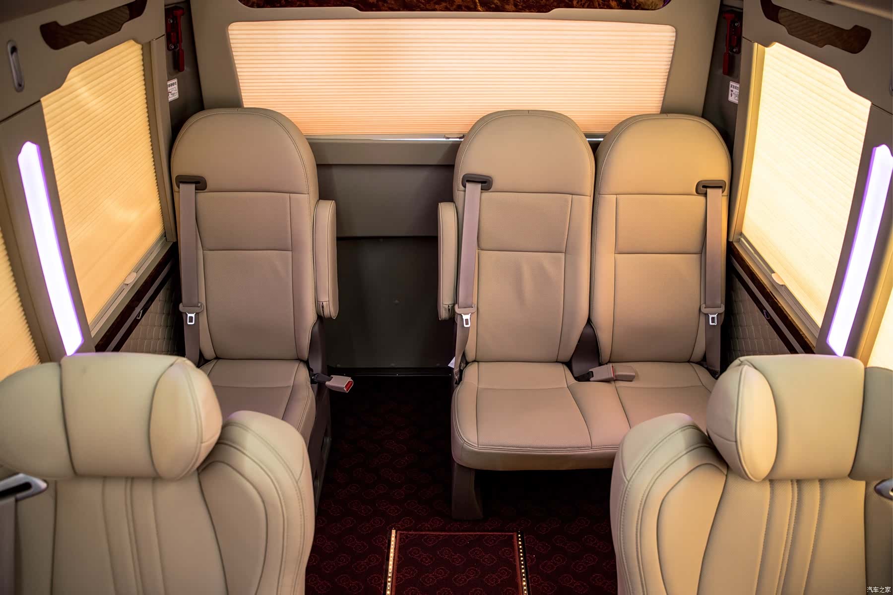Toyota Coaster, 2020 22