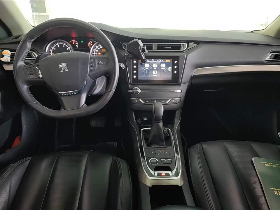 Peugeot 408