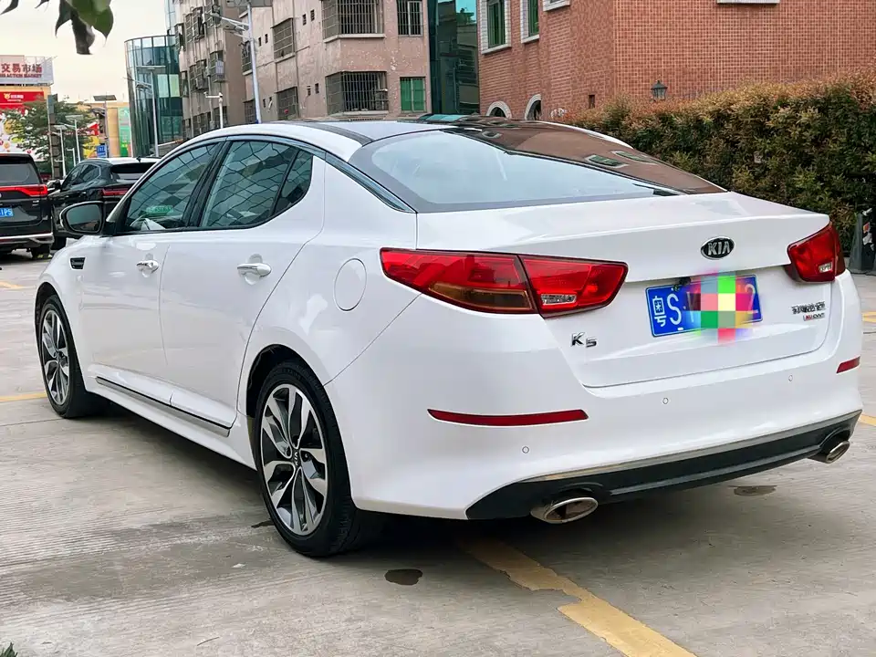 Kia K5
