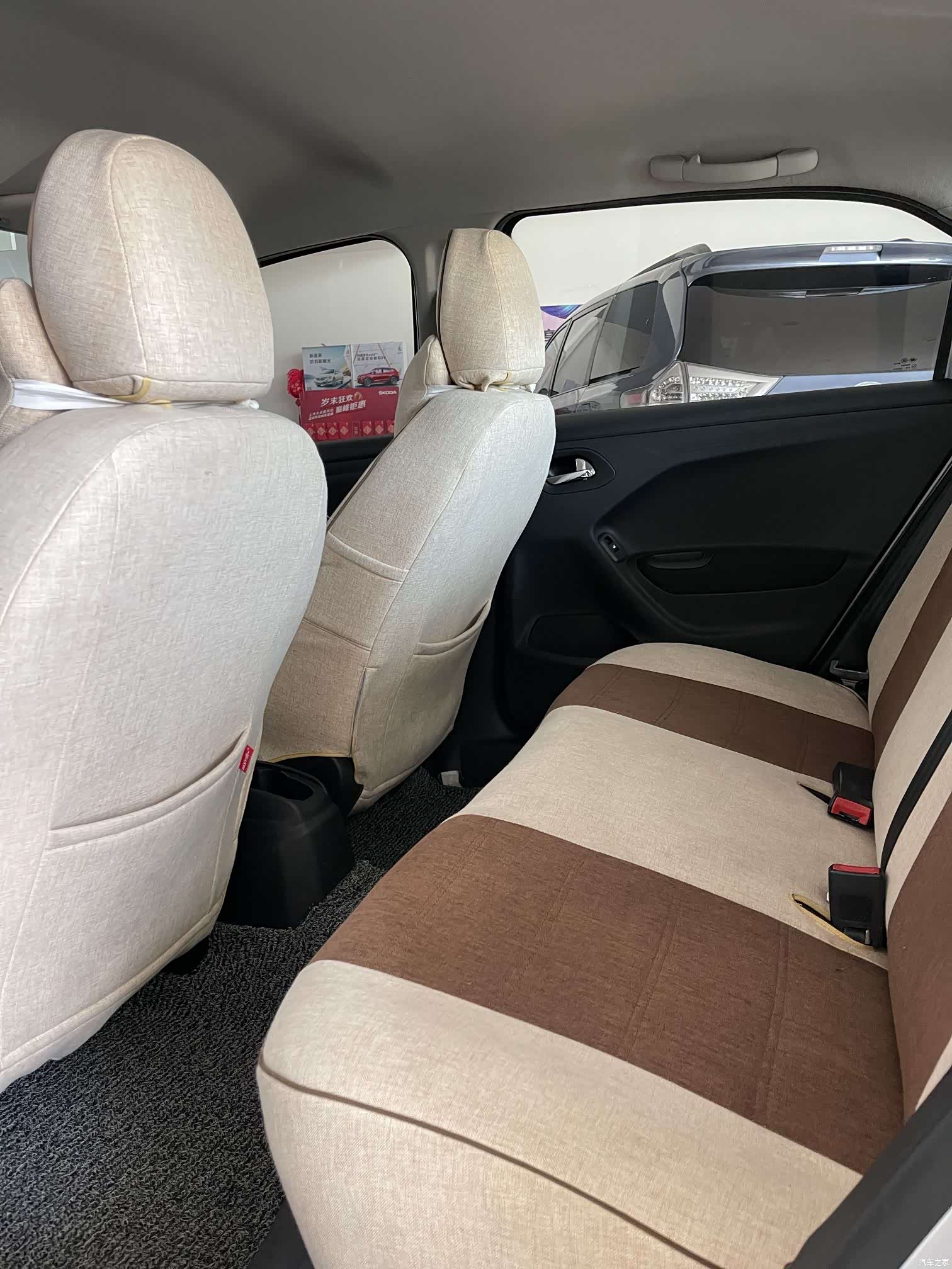 Peugeot 301, 2016 все фото