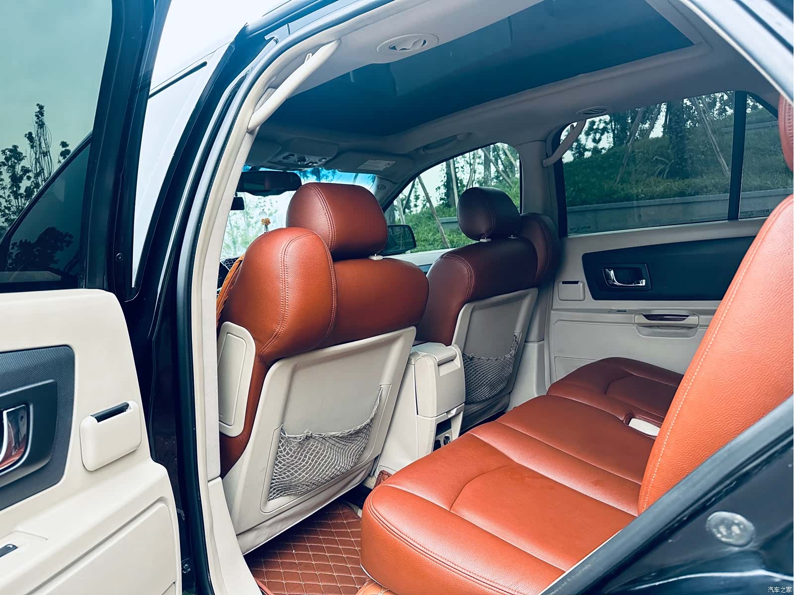 Cadillac SRX, 2006 13