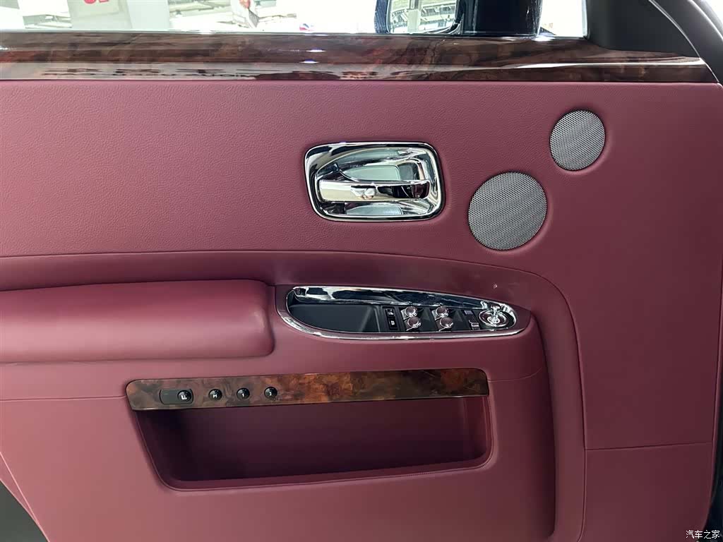 Rolls-Royce Ghost, 2014 7