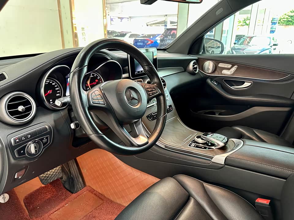 Mercedes-Benz GLC Mercedes-Benz GLC