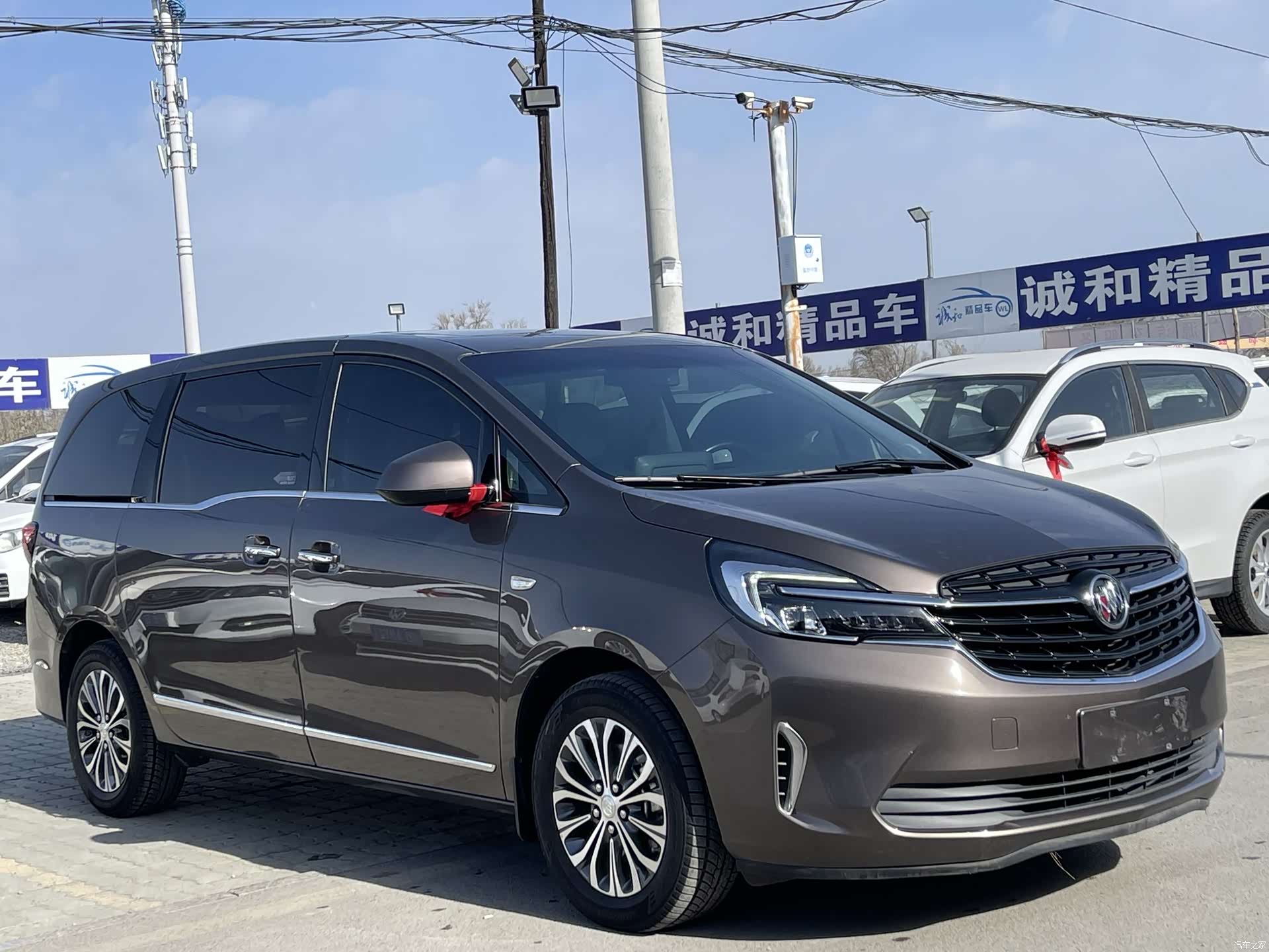 Buick GL8, 2022 3