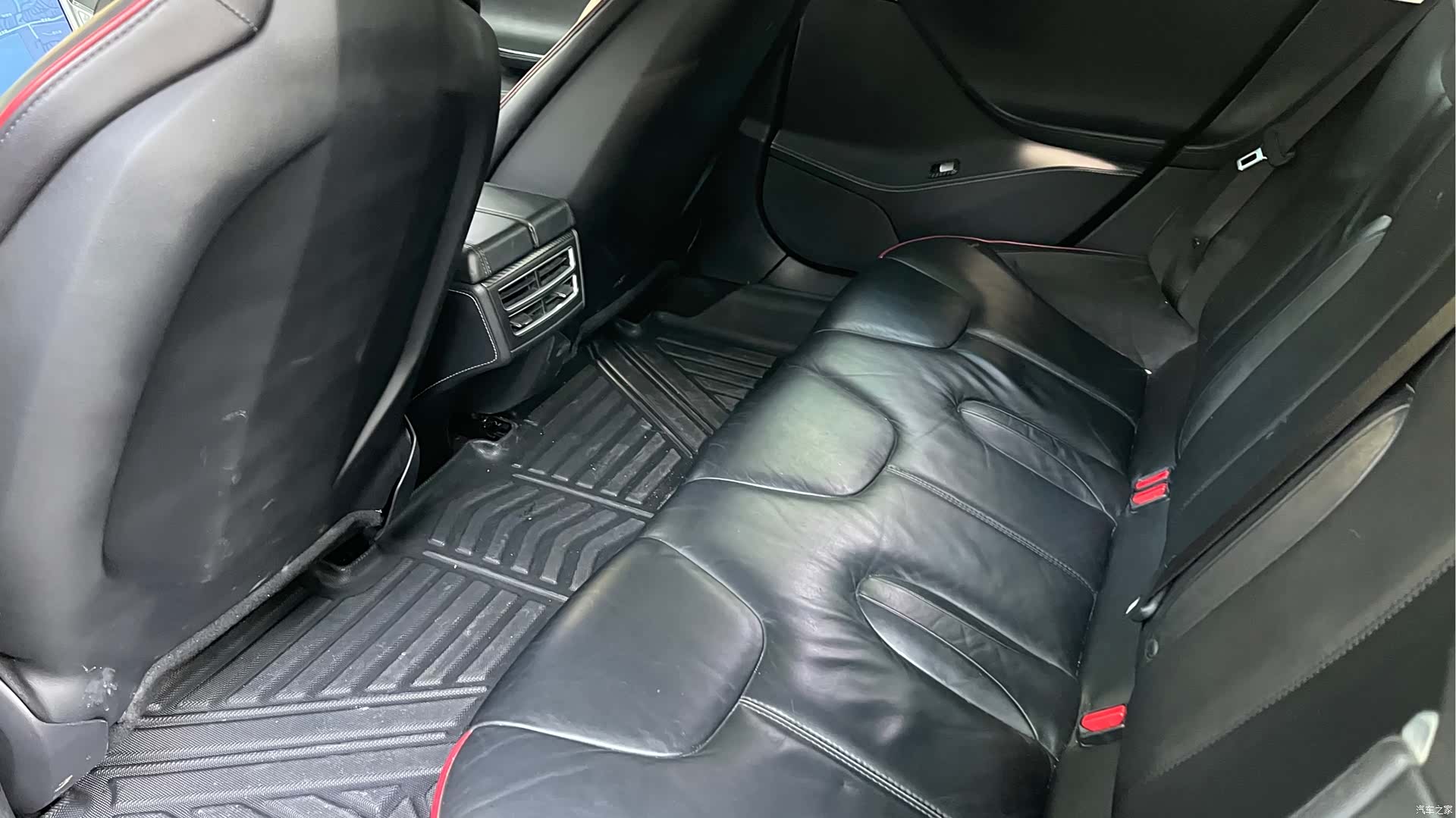 Tesla Model S, 2015 10