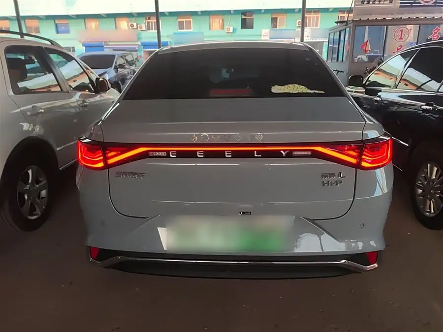 Geely Emgrand L HiP