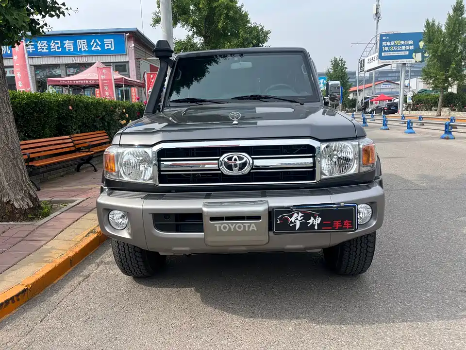 Toyota Land Cruiser Toyota Land Cruiser