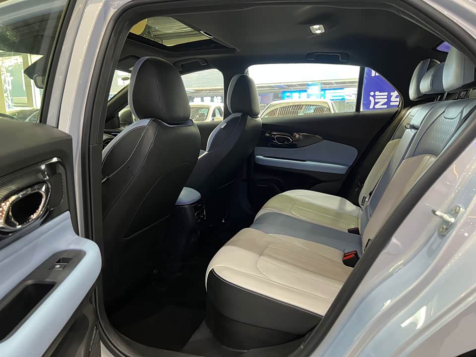 Trumpchi Shadow Leopard