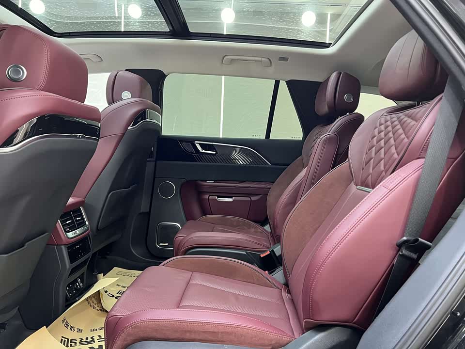 Hongqi E-HS9