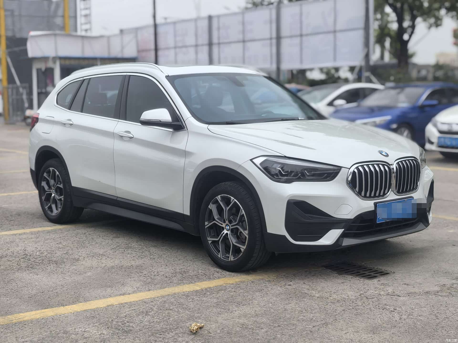 BMW X1, 2021 все фото
