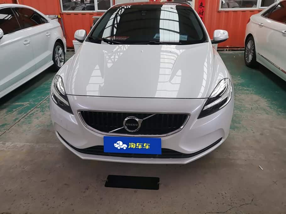 Volvo V40 Volvo V40