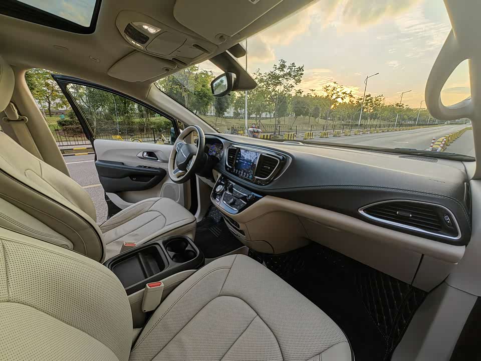 Chrysler Dajialong PHEV