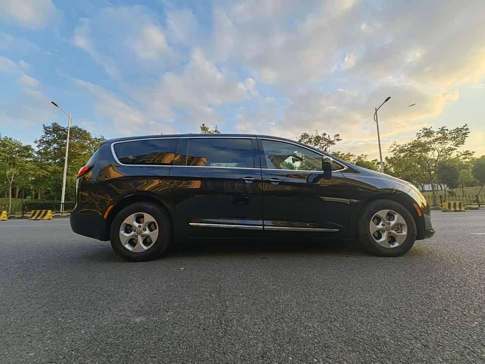 Chrysler Dajialong PHEV