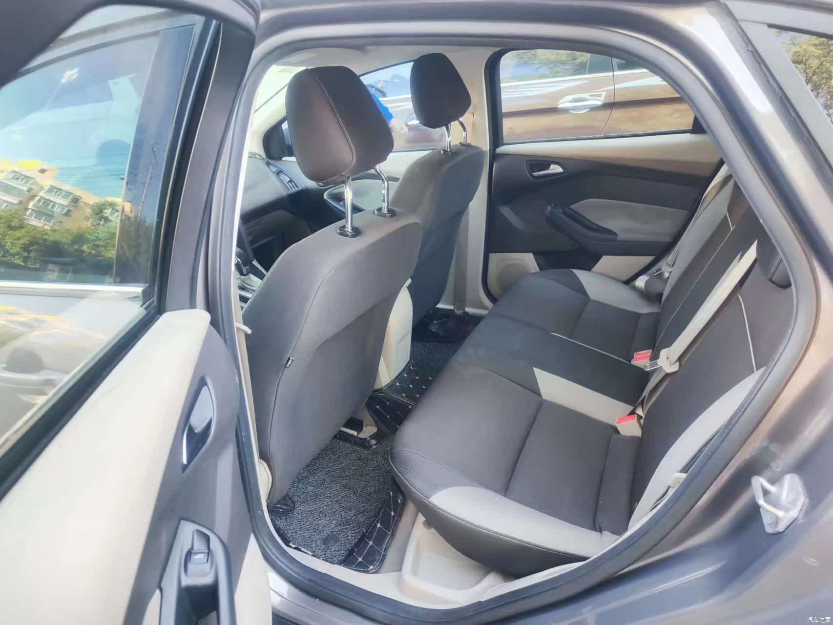 Ford Focus, 2013 9