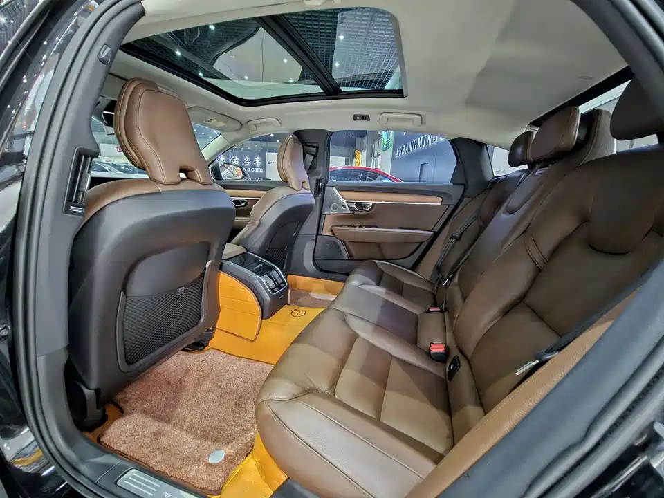 Volvo S90