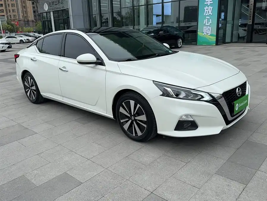Nissan Altima Nissan Altima