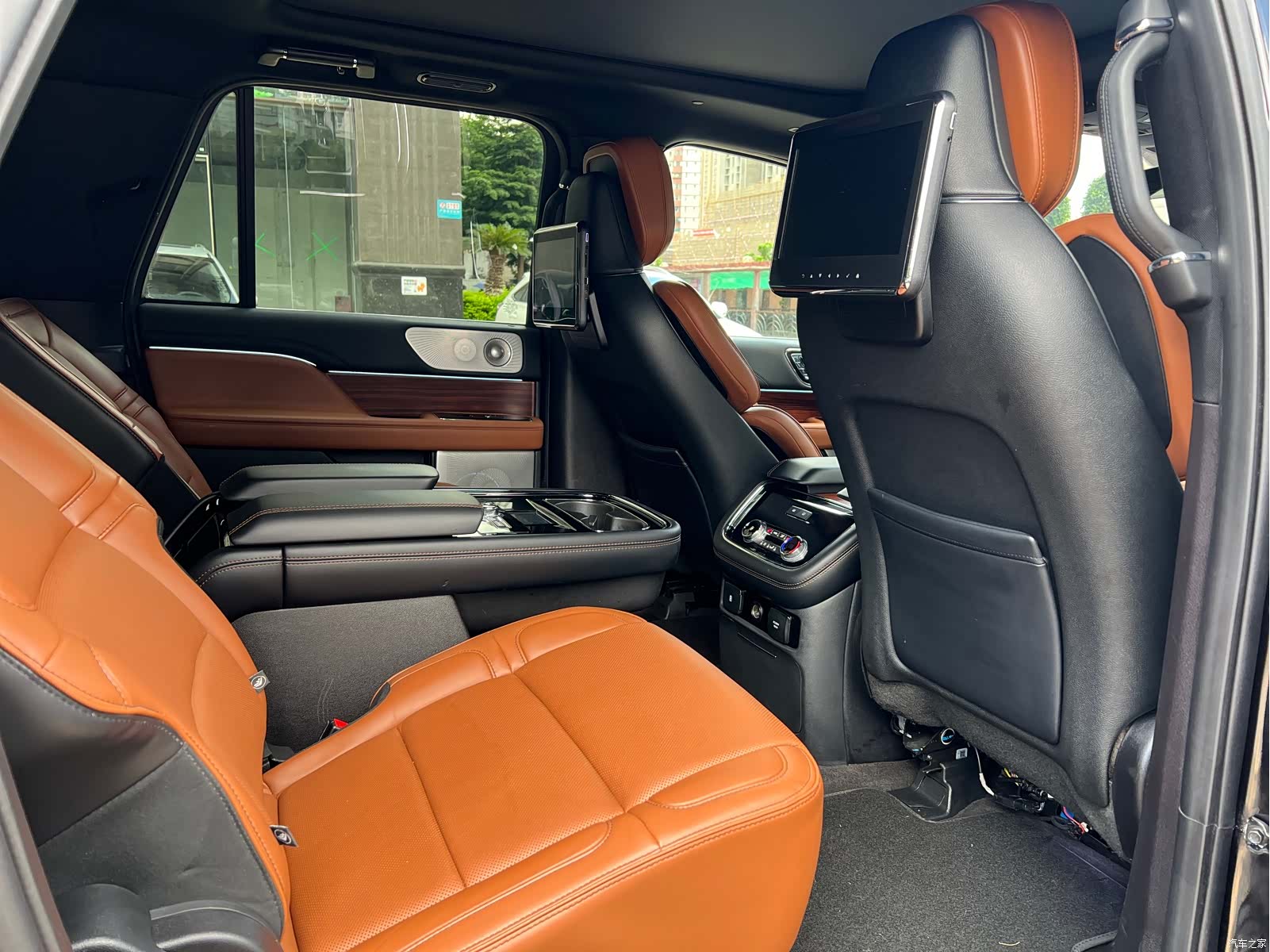 Lincoln Navigator, 2019 8