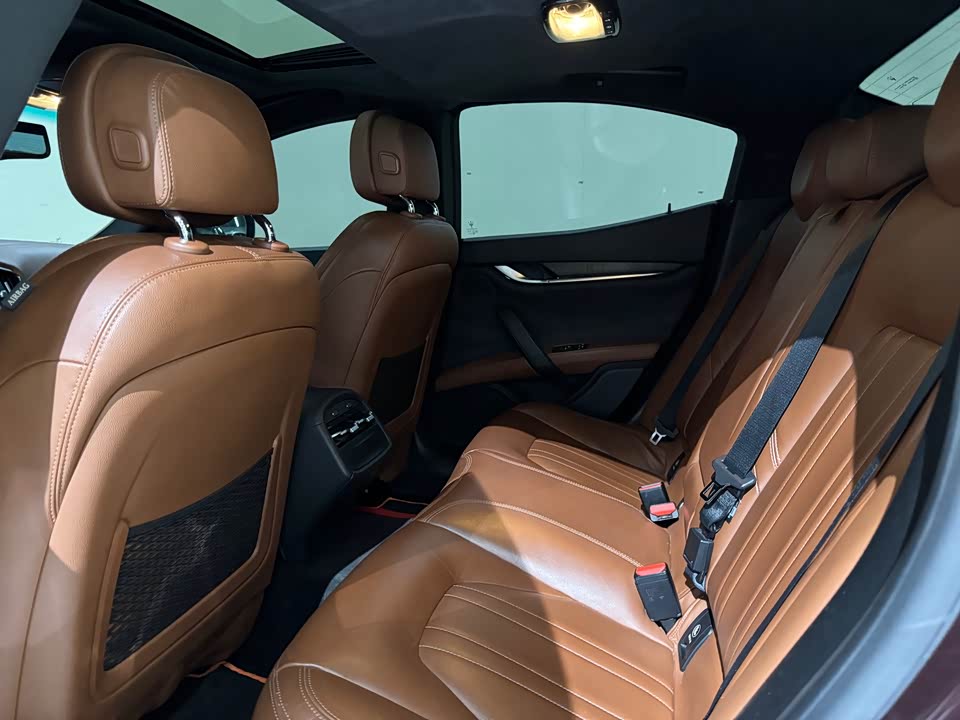 Maserati Ghibli Maserati Ghibli
