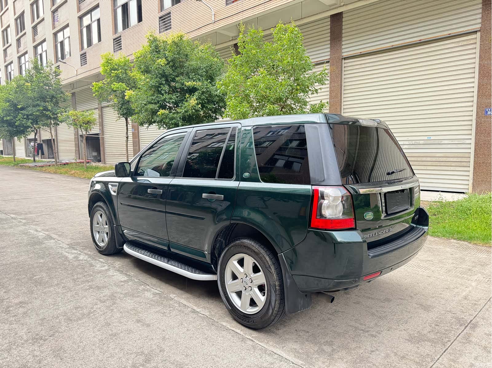 Land Rover i6, 2011 6