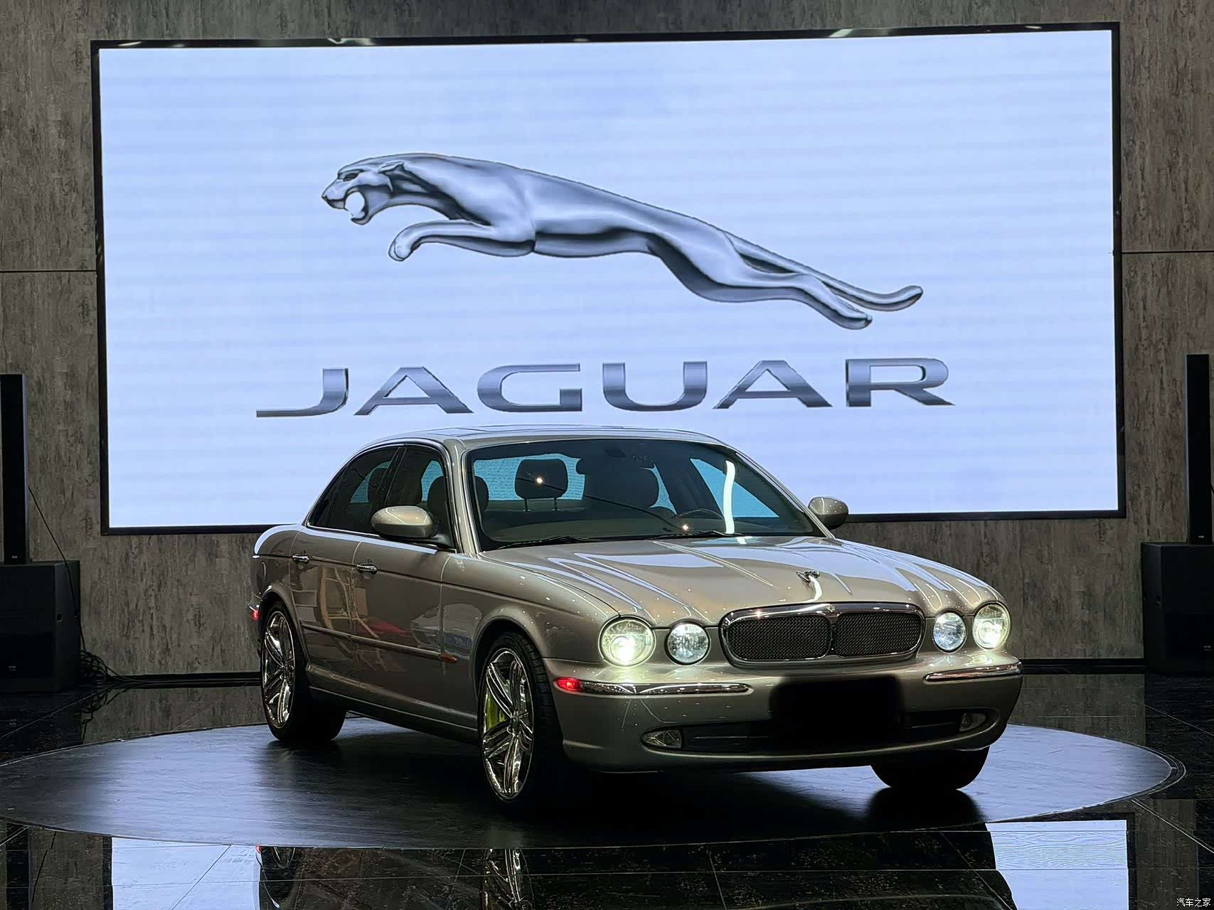 Jaguar XJ, 2003 4