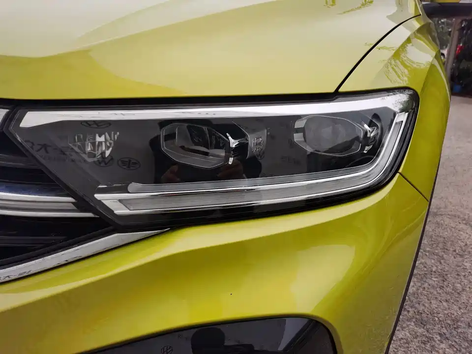 Volkswagen T-ROC exploring Songs Volkswagen T-ROC exploring Songs