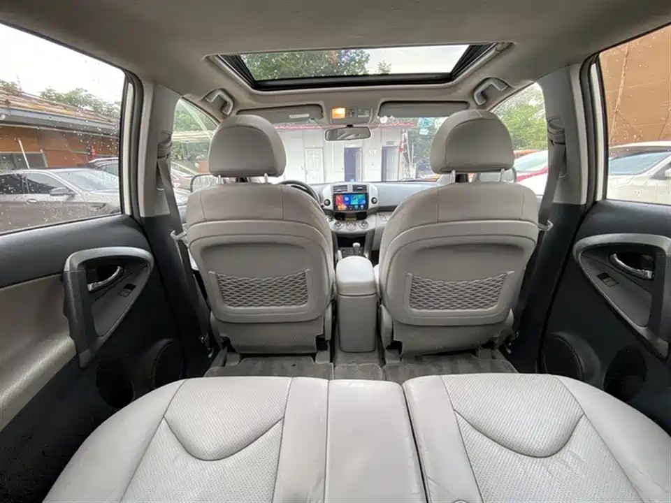 Toyota RAV4 Rongfang