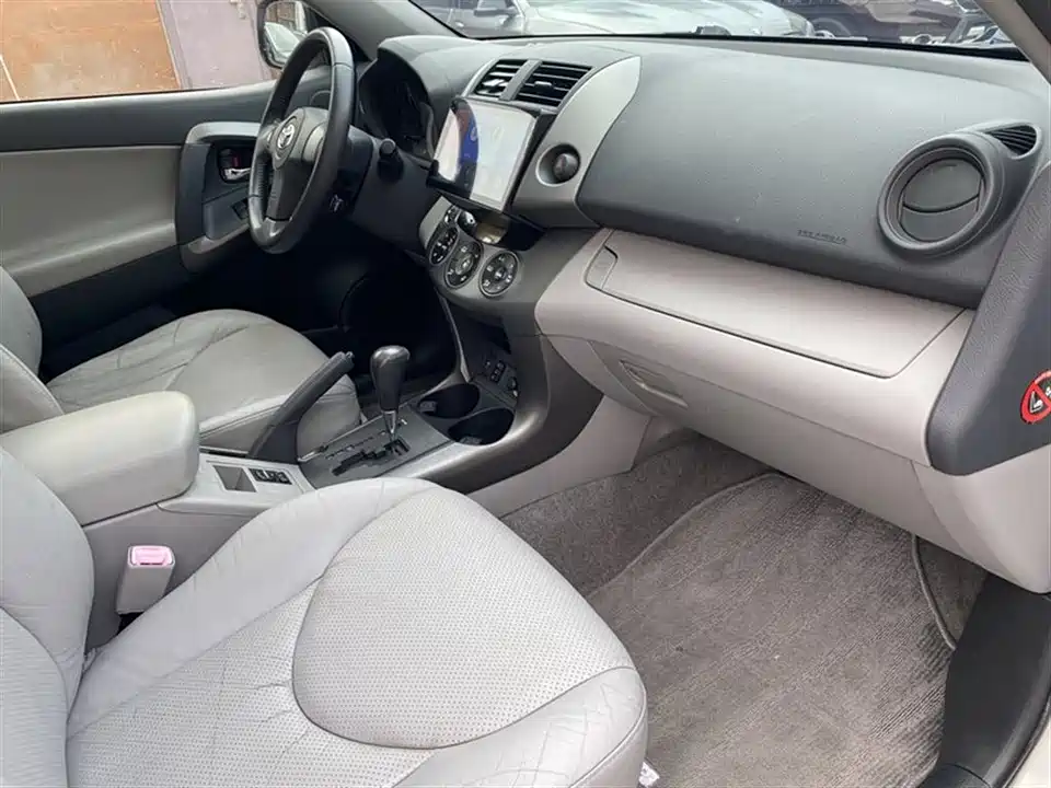 Toyota RAV4 Rongfang