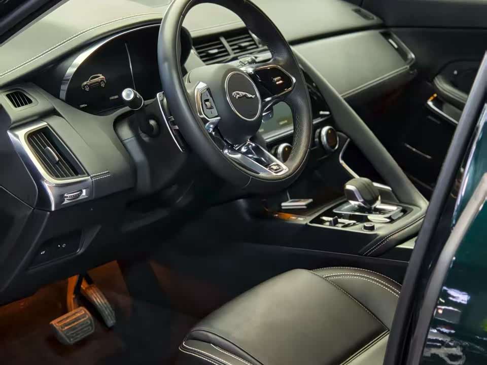 Jaguar E-PACE Jaguar E-PACE