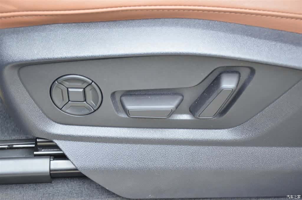 Audi Q7, 2024 6