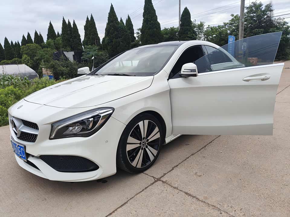 Mercedes-Benz CLA Mercedes-Benz CLA