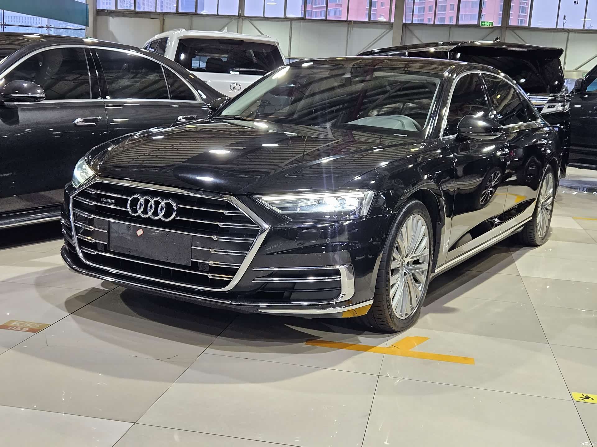 Audi A8L, 2022 1