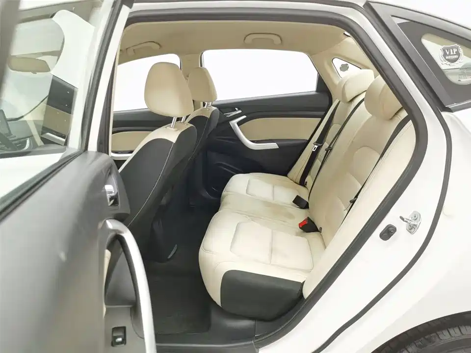 Changan Yuexiang V7
