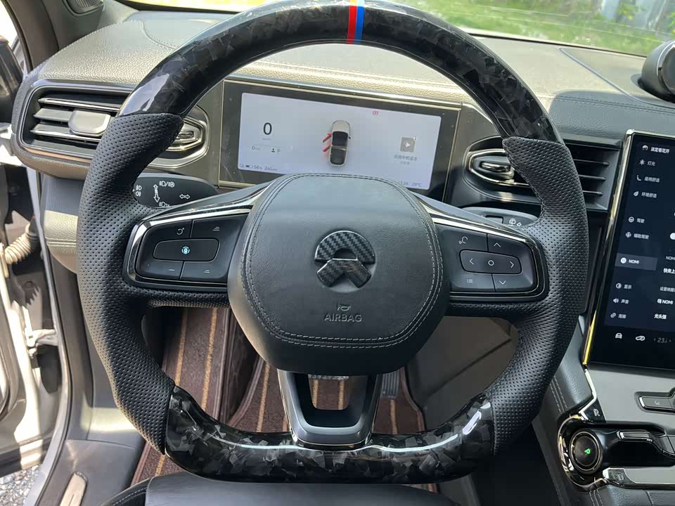 NIO ES6