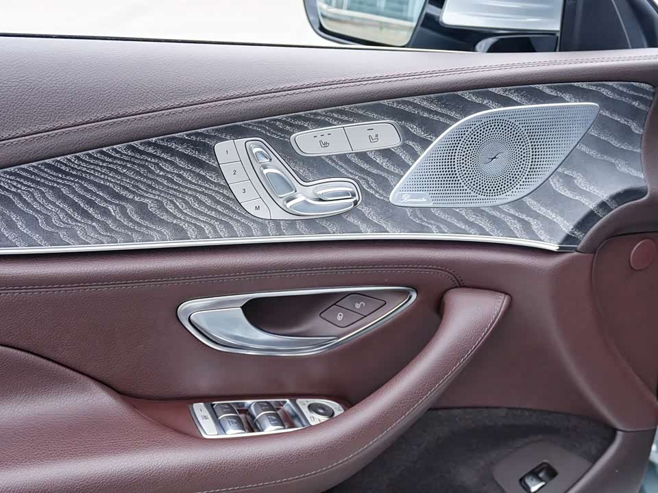 Mercedes-Benz CLS Mercedes-Benz CLS