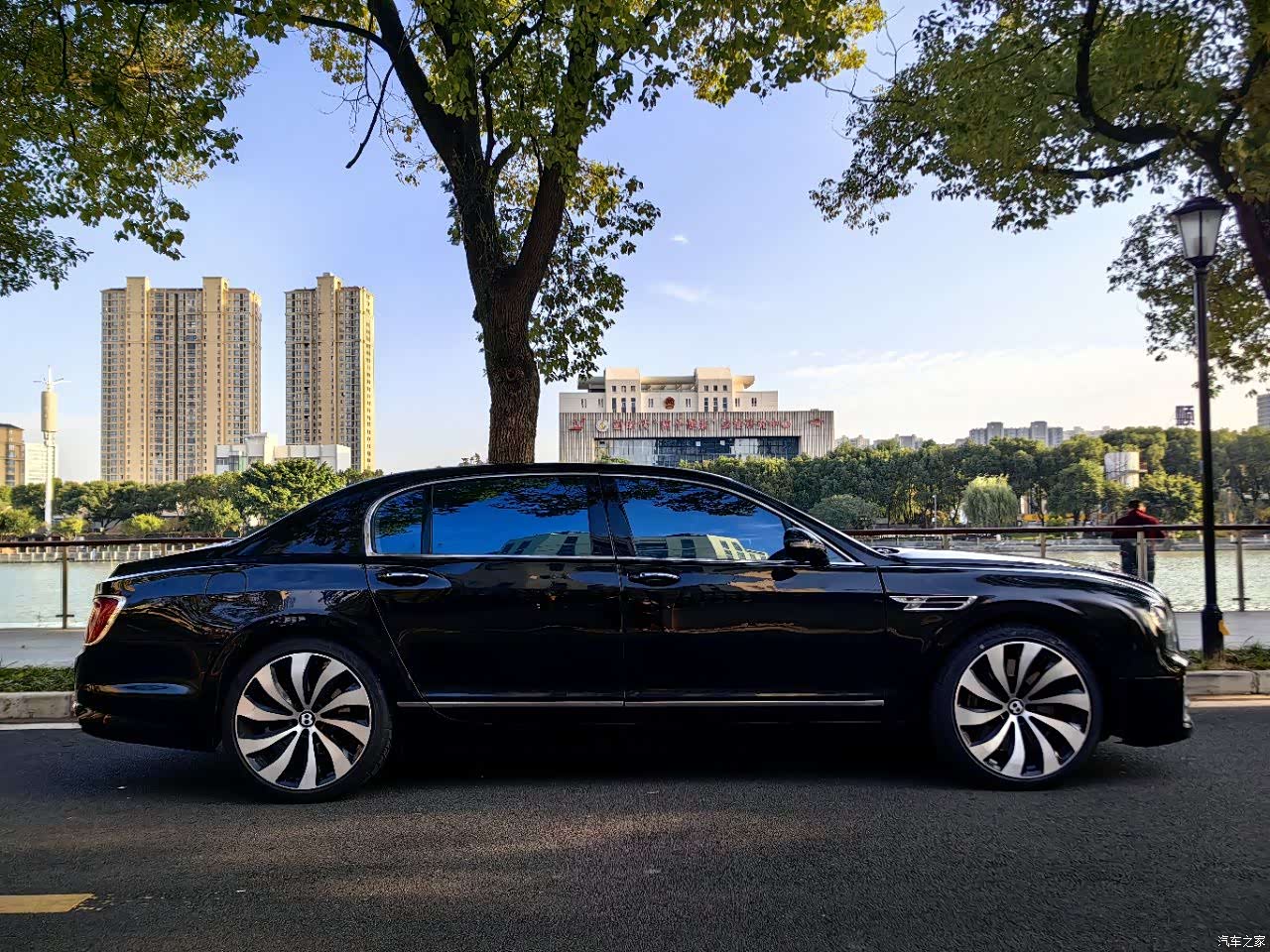 Bentley Flying Spur, 2010 3