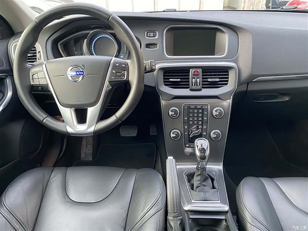 Volvo V40, 2013 все фото