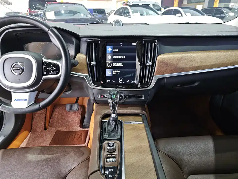 Volvo S90