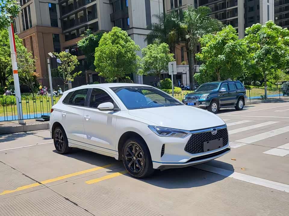 BYD e2