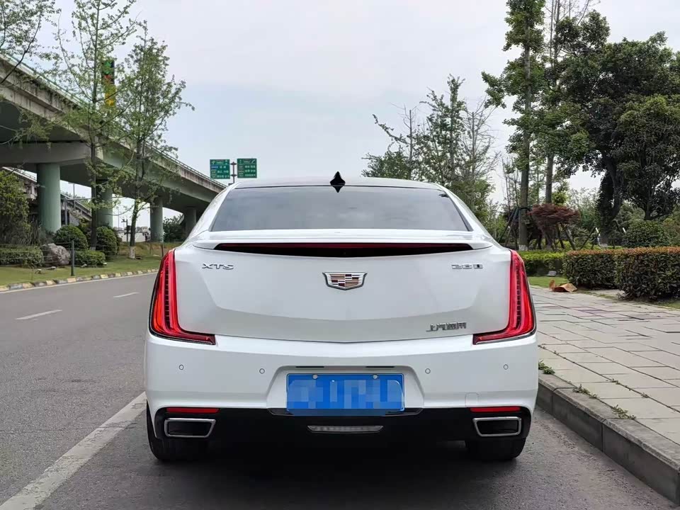 Cadillac XTS