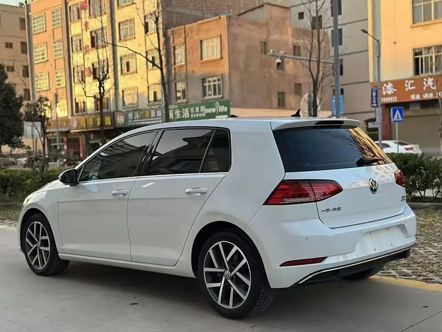 Volkswagen golf