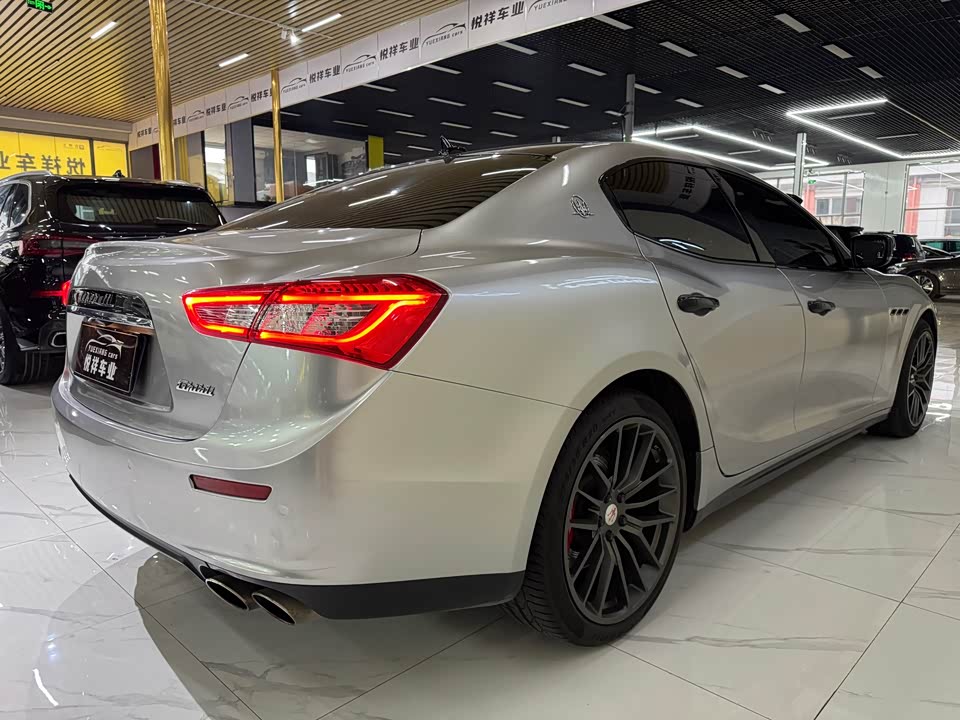 Maserati Ghibli Maserati Ghibli